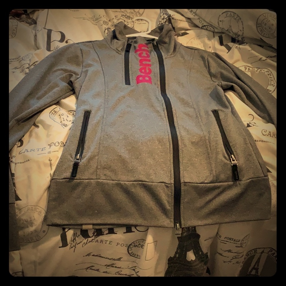 Buckle coat